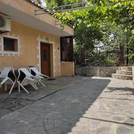 Apartment Elpida *